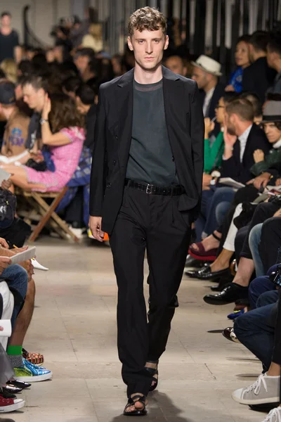 Look 37